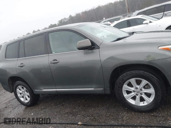 2013 Toyota Highlander with VIN 5TDZA3EHXDS032848, listed as a IAAI auction lot 41757071 with 143,774 mi miles and . Bid and sale history available at DreamBid. Image 13.