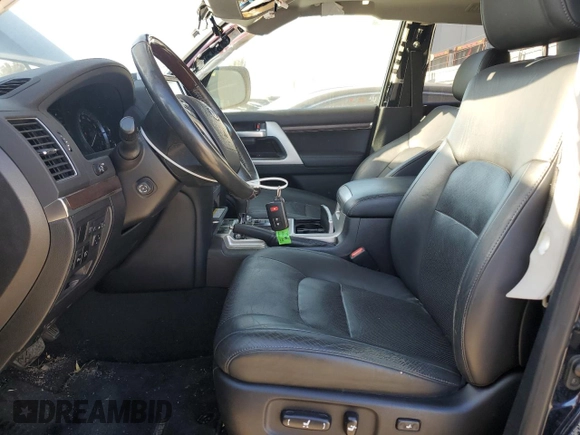 2016 Toyota Land Cruiser z VIN JTMCY7AJ1G4042914, wystawiony jako Copart lot #45317325 z przebiegiem 61 530 mil mil oraz Nie do naprawy • Non repairable. Historia ofert i sprzedaży dostępna na DreamBid. Obrazek 7.