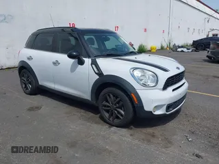 2012 MINI Countryman S z VIN WMWZC3C54CWL85231, wystawiony jako IAAI lot #42452089 z przebiegiem 133 133 mil mil oraz . Historia ofert i sprzedaży dostępna na DreamBid. Obrazek 1.