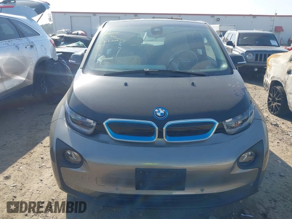 2017 BMW i3 z VIN WBY1Z8C37HV895319, wystawiony jako IAAI lot #42005859 z przebiegiem 84 271 mil mil oraz . Historia ofert i sprzedaży dostępna na DreamBid. Obrazek 13.