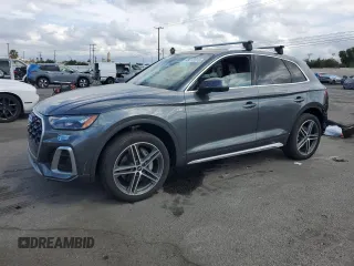 2021 Audi Q5 Premium Plus z VIN WA1E2AFY6M2101017, wystawiony jako Copart lot #49772515 z przebiegiem Nie podano mil oraz Szkoda całkowita • Salvage title. Historia ofert i sprzedaży dostępna na DreamBid. Obrazek 1.