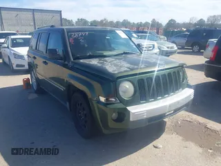2008 Jeep Patriot Limited with VIN 1J8FF48W38D600811, listed as a IAAI auction lot 41417852 with 84,574 mi miles and . Bid and sale history available at DreamBid. Image 1.