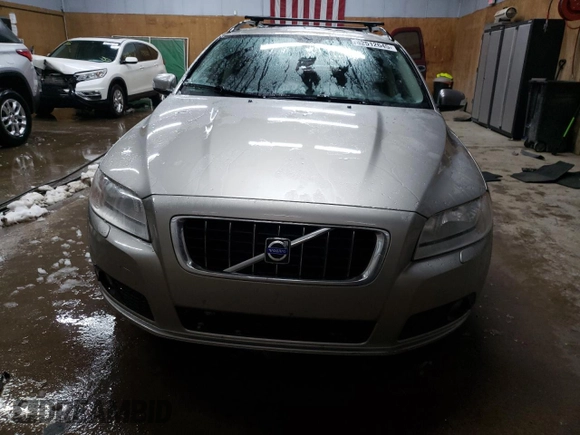 2008 Volvo V70 with VIN YV1BW982681031819, listed as a Copart auction lot 42512645 with 158,007 mi miles and Clean Title. Bid and sale history available at DreamBid. Image 5.
