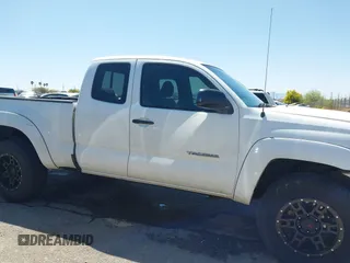 2010 Toyota Tacoma z VIN 5TEUU4EN3AZ725594, wystawiony jako IAAI lot #41951697 z przebiegiem 313 645 mil mil oraz . Historia ofert i sprzedaży dostępna na DreamBid. Obrazek 14.