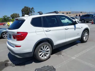 2017 BMW X3 xDrive28i z VIN 5UXWX9C35H0T24703, wystawiony jako IAAI lot #42283472 z przebiegiem 61 993 mil mil oraz . Historia ofert i sprzedaży dostępna na DreamBid. Obrazek 4.
