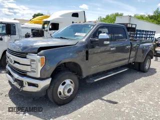 2019 Ford F-350 XL z VIN 1FT8W3DT0KEF32832, wystawiony jako Copart lot #55496984 z przebiegiem 255 549 mil mil oraz Szkody całkowita. Historia ofert i sprzedaży dostępna na DreamBid. Obrazek 1.