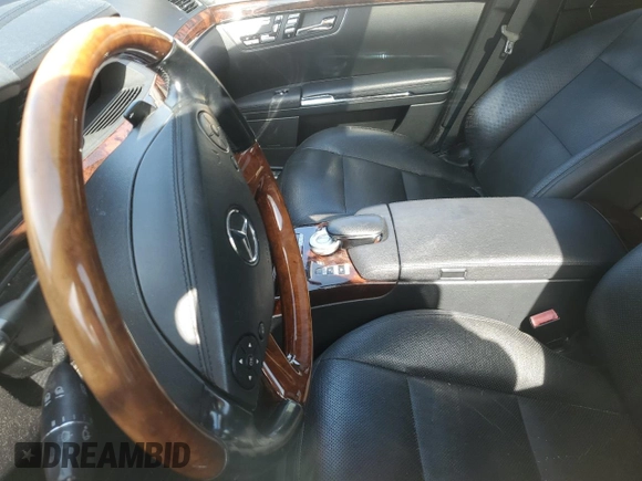 2012 Mercedes-Benz S 550 z VIN WDDNG9EB4CA455048, wystawiony jako Copart lot #54227215 z przebiegiem Nie podano mil oraz Nie do naprawy • Non repairable. Historia ofert i sprzedaży dostępna na DreamBid. Obrazek 8.