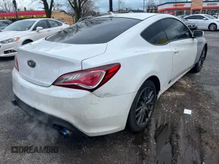 2013 Hyundai Genesis Coupe R-Spec with VIN KMHHT6KD9DU101531, listed as a Copart auction lot 49768125 with 103,932 mi miles and Clean title. Bid and sale history available at DreamBid. Image 4.