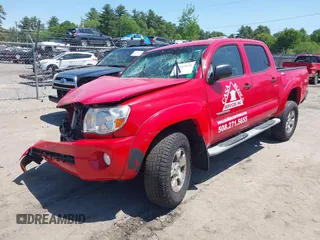 2005 Toyota Tacoma PreRunner z VIN 5TEJU62NX5Z106483, wystawiony jako IAAI lot #42343870 z przebiegiem 208 575 mil mil oraz . Historia ofert i sprzedaży dostępna na DreamBid. Obrazek 16.