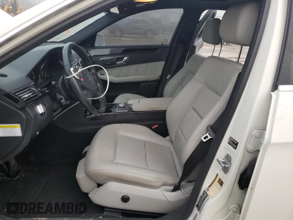 2010 Mercedes-Benz E 350 Luxury z VIN WDDHF8HB0AA099572, wystawiony jako Copart lot #54155435 z przebiegiem 62 107 mil mil oraz Szkoda całkowita • Salvage title. Historia ofert i sprzedaży dostępna na DreamBid. Obrazek 7.