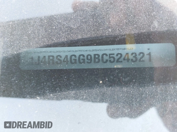 2011 Jeep Grand Cherokee Laredo with VIN 1J4RS4GG9BC524321, listed as a IAAI auction lot 42155167 with Not Provided miles and . Bid and sale history available at DreamBid. Image 9.