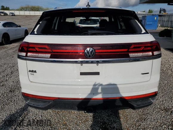 2024 Volkswagen Atlas SE с VIN 1V2HE2CA5RC220023, выставлен на аукционе Copart как лот 53952995 с пробегом 25 692 миль миль и Списание • Salvage title. История ставок и продаж доступна на DreamBid. Изображение 6.