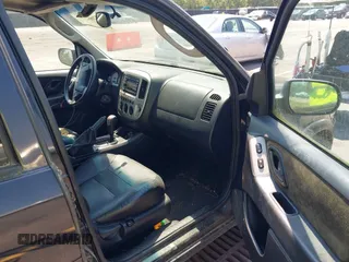 2006 Ford Escape Limited z VIN 1FMCU94146KA18857, wystawiony jako IAAI lot #42662888 z przebiegiem 182 070 mil mil oraz . Historia ofert i sprzedaży dostępna na DreamBid. Obrazek 5.