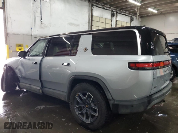 2024 Rivian R1S Adventure with VIN 7PDSGBBA5RN032652, listed as a Copart auction lot 87921275 with 8,431 mi miles and Salvage Title. Bid and sale history available at carsss.com. Image 2.