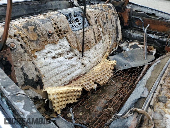 1968 Cadillac DeVille z VIN F8232777, wystawiony jako Copart lot #64820655 z przebiegiem Nie podano mil oraz Nie do naprawy • Non repairable. Historia ofert i sprzedaży dostępna na DreamBid. Obrazek 10.