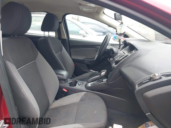 2014 Ford Focus SE with VIN 1FADP3K20EL136640, listed as a IAAI auction lot 42022467 with 137,475 mi miles. Bid and sale history available at carsss.com. Image 5.