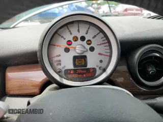 2007 MINI Hardtop with VIN WMWMF33537TL77985, listed as a Copart auction lot 61908635 with 180,470 mi miles and Salvage title. Bid and sale history available at DreamBid. Image 9.
