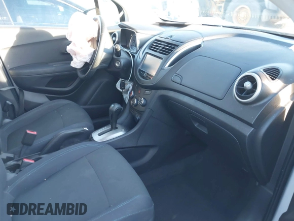 2016 Chevrolet Trax LS with VIN 3GNCJKSB6GL224009, listed as a IAAI auction lot 41312755 with 121,159 mi miles. Bid and sale history available at carsss.com. Image 5.
