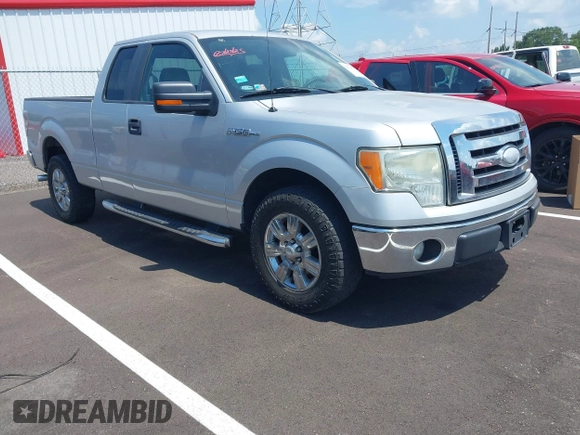 2009 Ford F-150 STX z VIN 1FTRX12829KB84659, wystawiony jako IAAI lot #42810439 z przebiegiem 243 172 mil mil oraz . Historia ofert i sprzedaży dostępna na DreamBid. Obrazek 1.