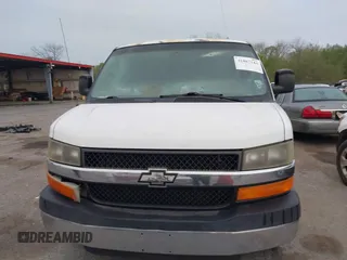 2007 Chevrolet Express Passenger с VIN 1GAHG39UX71162351, выставлен на аукционе IAAI как лот 41887144 с пробегом 353 473 миль миль и . История ставок и продаж доступна на DreamBid. Изображение 12.