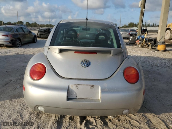 2001 Volkswagen New Beetle GLS with VIN 3VWCK21C51M453733, listed as a Copart auction lot 42855835 with 29,310 mi miles and Clean Title. Bid and sale history available at carsss.com. Image 6.