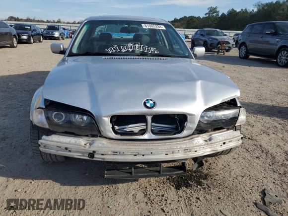 2001 BMW 3 Series 330i with VIN WBAAV53451FT02042, listed as a Copart auction lot 81005284 with 152,657 mi miles and Salvage Title. Bid and sale history available at carsss.com. Image 5.