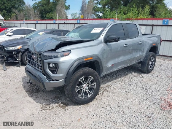 2024 GMC Canyon 4WD AT4 with VIN 1GTP6DEK7R1131805, listed as a IAAI auction lot 40424519 with 15,960 mi miles. Bid and sale history available at carsss.com. Image 2.