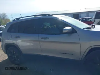 2018 Jeep Cherokee Limited z VIN 1C4PJMDB0JD597899, wystawiony jako IAAI lot #42126159 z przebiegiem 117 359 mil mil oraz . Historia ofert i sprzedaży dostępna na DreamBid. Obrazek 13.