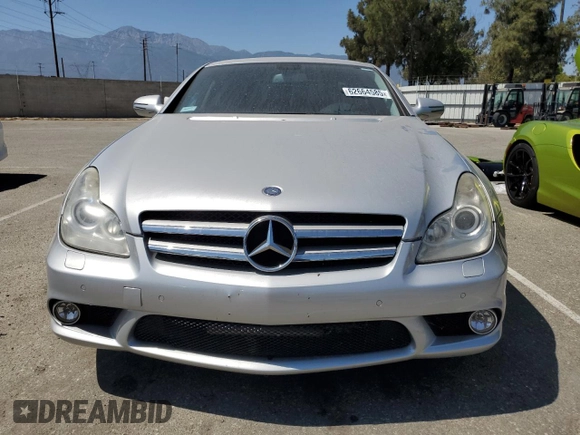 2009 Mercedes-Benz CLS 550 with VIN WDDDJ72X49A144598, listed as a Copart auction lot 62664585 with 130,412 mi miles and Salvage title. Bid and sale history available at DreamBid. Image 5.