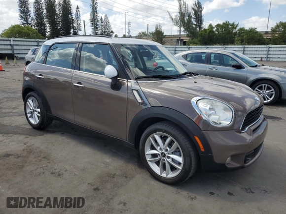 2014 MINI Countryman S with VIN WMWZC3C57EWP29072, listed as a Copart auction lot 54508905 with 105,192 mi miles and Clean Title. Bid and sale history available at DreamBid. Image 4.