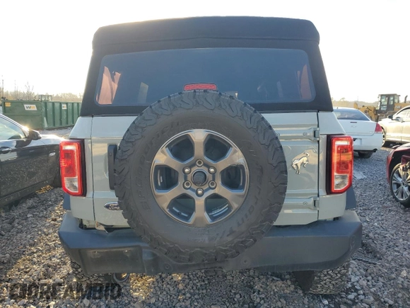 2021 Ford Bronco with VIN 1FMDE5BH2MLA90013, listed as a Copart auction lot 82587383 with 25,521 mi miles. Bid and sale history available at carsss.com. Image 6.