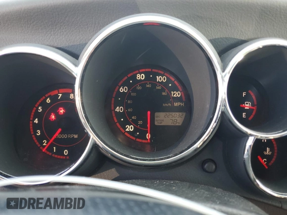 2006 Pontiac Vibe with VIN 5Y2SL65856Z444013, listed as a Copart auction lot 74996764 with 225,032 mi miles and Clean Title. Bid and sale history available at carsss.com. Image 9.