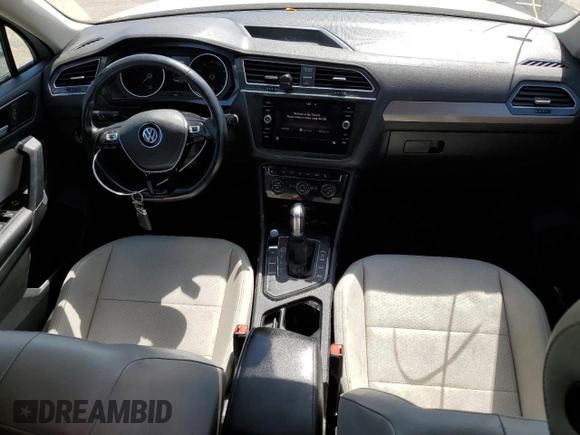 2018 Volkswagen Tiguan SEL z VIN 3VV3B7AX2JM001338, wystawiony jako Copart lot #51742105 z przebiegiem 71 555 mil mil oraz Szkoda całkowita • Salvage title. Historia ofert i sprzedaży dostępna na DreamBid. Obrazek 8.
