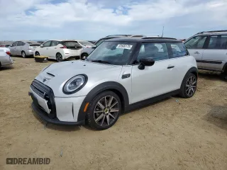 2022 MINI Hardtop 2 Door Cooper SE with VIN WMW13DJ07N2S11447, listed as a Copart auction lot 52600175 with 23,328 mi miles and Salvage Title. Bid and sale history available at carsss.com. Image 1.