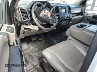 2019 Ford F-150 XL with VIN 1FTMF1C55KKD84717, listed as a Copart auction lot 55502855 with 179,343 mi miles and Clean title. Bid and sale history available at DreamBid. Image 8.