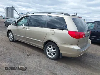 2006 Toyota Sienna XLE with VIN 5TDZA22C76S393704, listed as a IAAI auction lot 42062448 with 170,735 mi miles. Bid and sale history available at carsss.com. Image 3.
