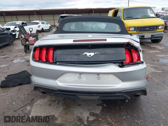 2019 Ford Mustang EcoBoost z VIN 1FATP8UH3K5106557, wystawiony jako IAAI lot #42223835 z przebiegiem 32 353 mil mil oraz . Historia ofert i sprzedaży dostępna na DreamBid. Obrazek 16.
