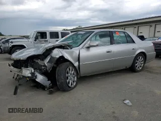 2008 Cadillac DTS 1SC z VIN 1G6KD57Y08U115792, wystawiony jako Copart lot #54579365 z przebiegiem 126 236 mil mil oraz Szkoda całkowita • Salvage title. Historia ofert i sprzedaży dostępna na DreamBid. Obrazek 1.