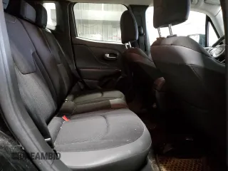 2020 Jeep Renegade Latitude z VIN ZACNJBBB9LPL32706, wystawiony jako Copart lot #57711285 z przebiegiem 41 706 mil mil oraz Szkoda całkowita • Salvage title. Historia ofert i sprzedaży dostępna na DreamBid. Obrazek 11.