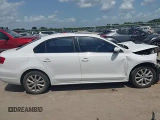 2013 Volkswagen Jetta SE с VIN 3VWDX7AJXDM365203, выставлен на аукционе IAAI как лот 42551918 с пробегом 124 946 миль миль и . История ставок и продаж доступна на DreamBid. Изображение 14.