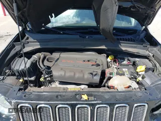 2018 Jeep Renegade Latitude with VIN ZACCJABB7JPH06179, listed as a IAAI auction lot 41900688 with 115,277 mi miles. Bid and sale history available at carsss.com. Image 10.