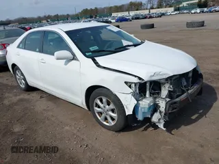 2011 Toyota Camry LE with VIN 4T1BK3EK0BU622135, listed as a IAAI auction lot 41726764 with 176,939 mi miles. Bid and sale history available at carsss.com. Image 1.