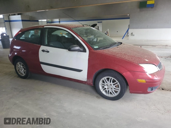 2005 Ford Focus S with VIN 3FAFP31N25R121952, listed as a Copart auction lot 51368155 with 213,571 mi miles and Salvage Title. Bid and sale history available at carsss.com. Image 4.