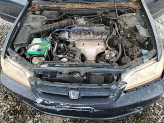 2000 Honda Accord SE with VIN 1HGCG5677YA049486, listed as a Copart auction lot 58548565 with 267,067 mi miles and Salvage title. Bid and sale history available at DreamBid. Image 11.