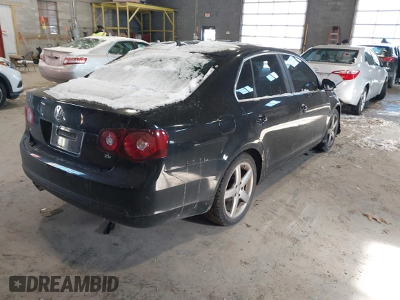 2008 Volkswagen Jetta SE with VIN 3VWRZ71K08M106704, listed as a IAAI auction lot 41402684 with 119,628 mi miles and . Bid and sale history available at DreamBid. Image 4.