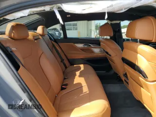 2018 BMW 7 Series 750i with VIN WBA7F0C55JGM22484, listed as a Copart auction lot 67475724 with 40,048 mi miles and Salvage Title. Bid and sale history available at carsss.com. Image 10.