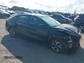 2021 Kia Forte FE with VIN 3KPF24AD6ME390032, listed as a IAAI auction lot 41467915 with 43,654 mi miles. Bid and sale history available at carsss.com. Image 1.