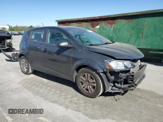 2020 Chevrolet Sonic LT z VIN 1G1JG6SB7L4128341, wystawiony jako Copart lot #49679705 z przebiegiem 54 751 mil mil oraz Szkoda całkowita • Salvage title. Historia ofert i sprzedaży dostępna na DreamBid. Obrazek 4.