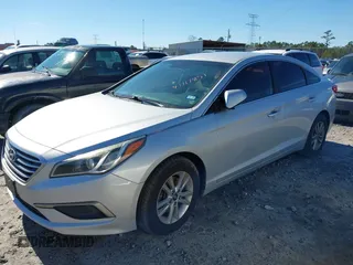 2017 Hyundai Sonata 2.4L with VIN 5NPE24AF5HH532563, listed as a IAAI auction lot 41117851 with 141,692 mi miles and . Bid and sale history available at carsss.com. Image 18.