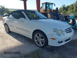2007 Mercedes-Benz CLK 350 с VIN WDBTK56F17F221421, выставлен на аукционе IAAI как лот 42605744 с пробегом 94 229 миль миль и . История ставок и продаж доступна на DreamBid. Изображение 1.